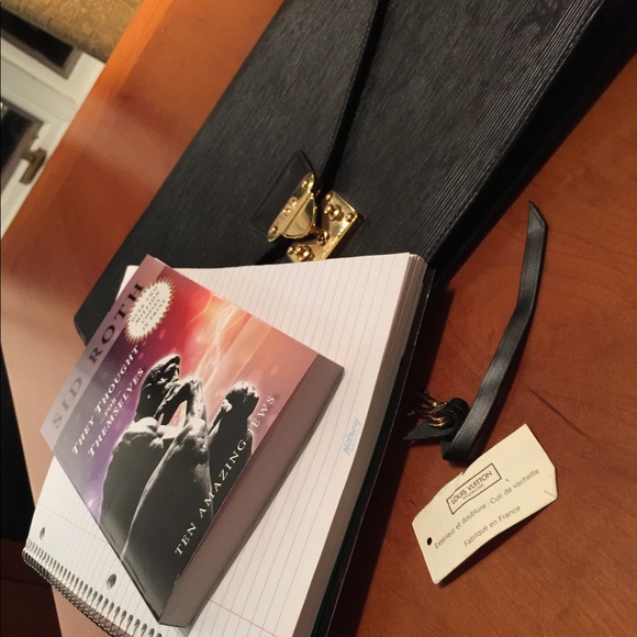 Luis Vuitton attaché - Picture 7 of 10